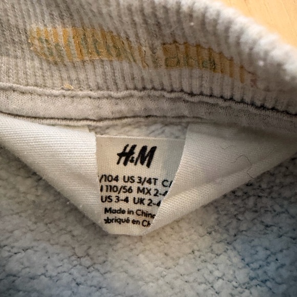 H&M Kids Sweater Size 3-4 - Picture 2 of 2